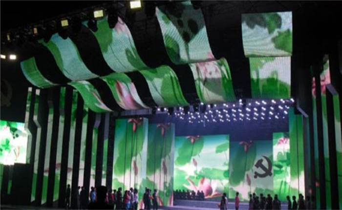 室内广告机跟户外广告机有什么区别？